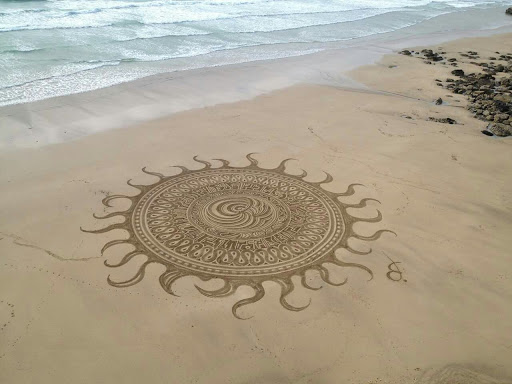 Mandala rannaliival, Beach Mandalas, The Buddhist Centre thebuddhistcenter.com